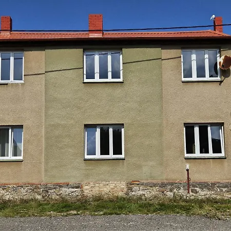 Dvur Radous Apartment