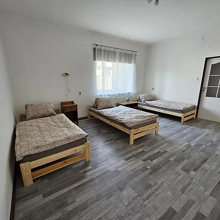 Dvur Radous Apartment Hostomice